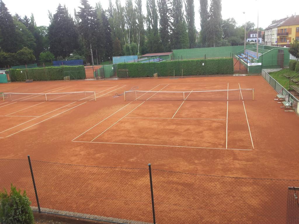 Penzion Tenis Podebrady Exterior photo